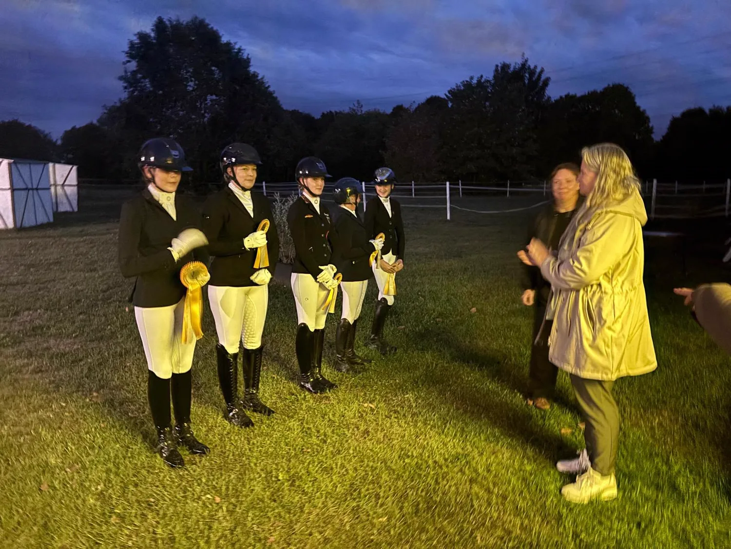 Reitsportzentrum Lichtenholz e. V. – Siegerehrung am Abend